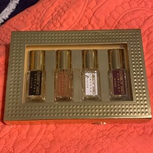 Elizabeth & James Nirvana 4 Piece Mini Gift Set